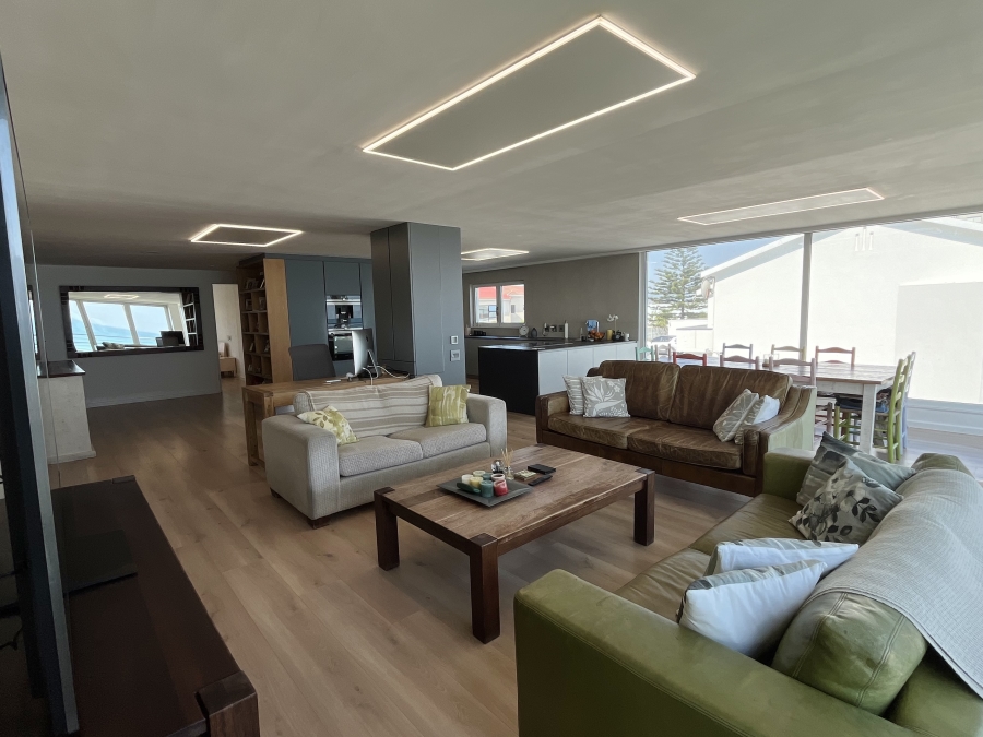 3 Bedroom Property for Sale in Beachfront Western Cape